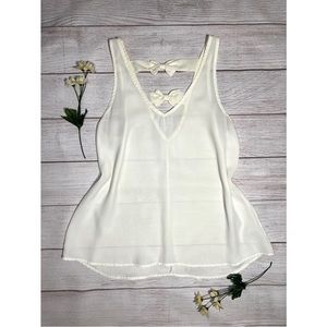 Everly V-Neck Bow Back Top